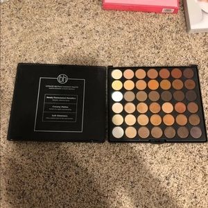BH Cosmetics Neutrals Palette